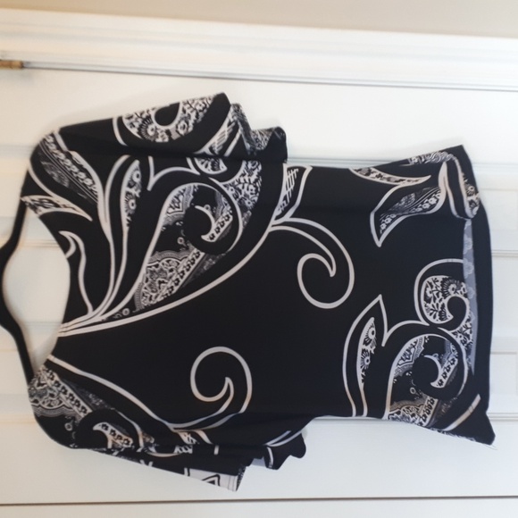 Black and White Patterned Top - Picture 2 of 4